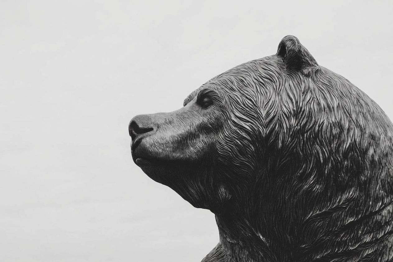 Crypto Slumps as Oil Surge and Macro Fears Spark Selloff